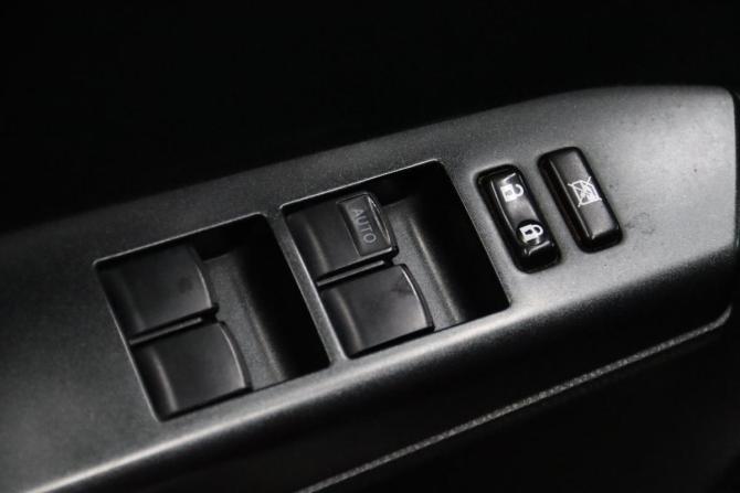 Toyota RAV4 IV (XA40) Рестайлинг с пробегом 2017 года, цена 2 095 170 рублей, 294866 км, внедорожник, Автокод Объявления