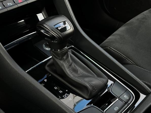 Skoda Karoq I с пробегом 2020 года, цена 2 326 700 рублей, 104912 км, внедорожник, Автокод Объявления