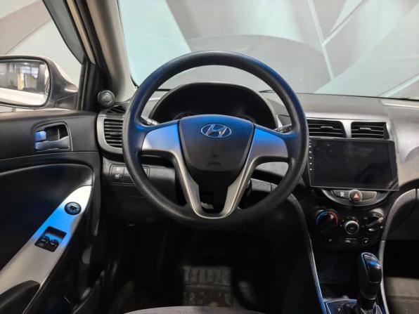 Hyundai Solaris I Рестайлинг с пробегом 2015 года, цена 999 000 рублей, 147216 км, хэтчбек, Автокод Объявления