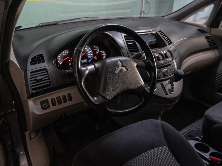 Mitsubishi Grandis I Тюмень  - изображение 10