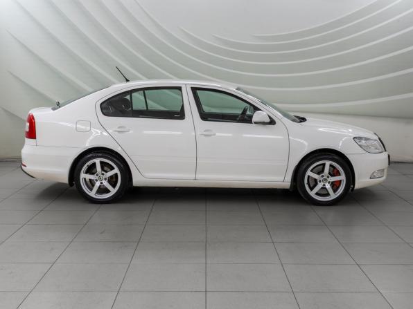 Skoda Octavia II (A5) Рестайлинг с пробегом 2012 года, цена 1 048 000 рублей, 179294 км, лифтбек, Автокод Объявления