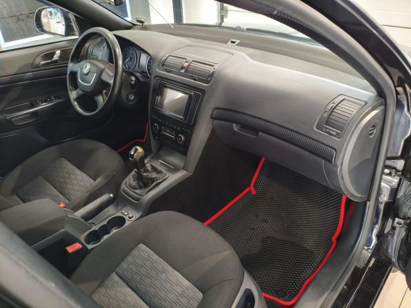 Skoda Octavia II (A5) Рестайлинг с пробегом 2012 года, цена 750 000 рублей, 178000 км, лифтбек, Автокод Объявления