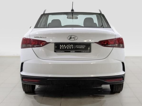 Hyundai Solaris II Рестайлинг с пробегом 2022 года, цена 1 690 000 рублей, 51771 км, седан, Автокод Объявления