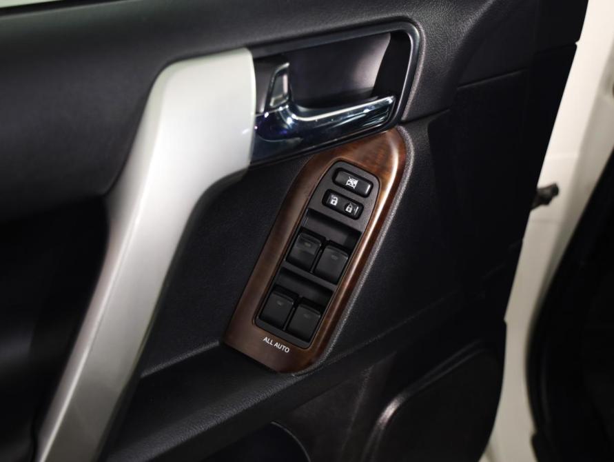 Toyota Land Cruiser Prado 150 Series Рестайлинг 1 Санкт-Петербург  - изображение 26