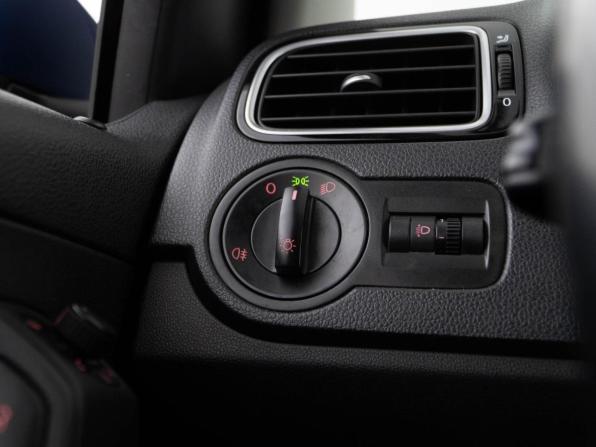 Volkswagen Polo V Рестайлинг с пробегом 2018 года, цена 1 125 055 рублей, 135252 км, седан, Автокод Объявления