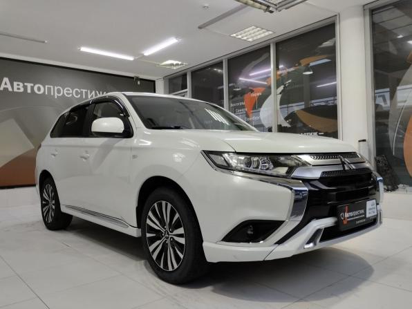 Mitsubishi Outlander III Рестайлинг 3 с пробегом 2022 года, цена 2 140 000 рублей, 60865 км, внедорожник, Автокод Объявления