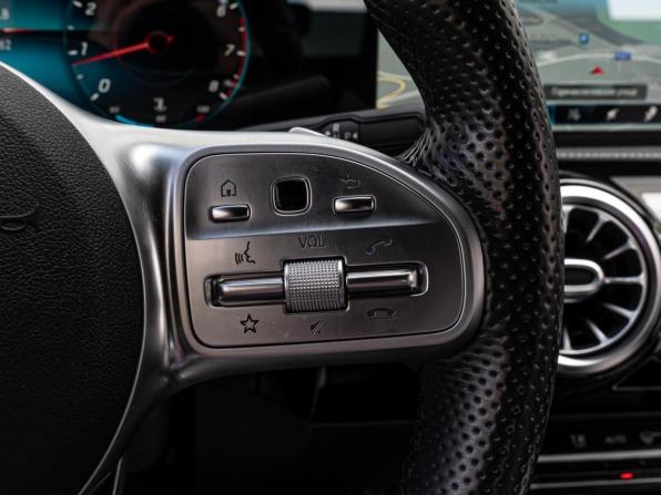 Mercedes-Benz A-Класс IV (W177) с пробегом 2018 года, цена 2 650 000 рублей, 47562 км, хэтчбек, Автокод Объявления