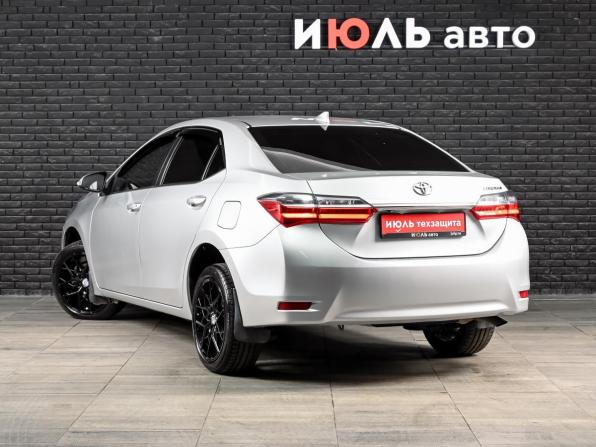Toyota Corolla XI (E160 E170 E180) Рестайлинг 1 с пробегом 2018 года, цена 1 690 000 рублей, 162779 км, седан, Автокод Объявления