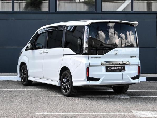 Honda Stepwgn V Рестайлинг с пробегом 2019 года, цена 2 739 000 рублей, 67217 км, минивэн, Автокод Объявления