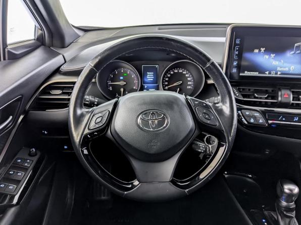 Toyota C-HR I с пробегом 2018 года, цена 1 970 000 рублей, 156834 км, внедорожник, Автокод Объявления