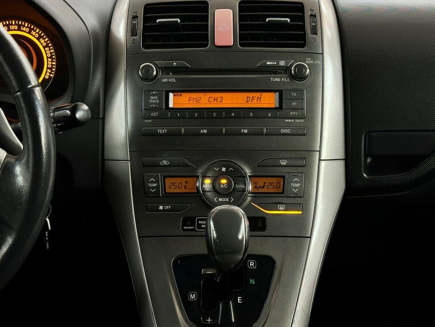Toyota Auris I Москва  - изображение 7