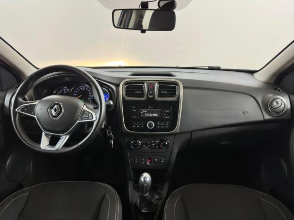 Renault Sandero II Рестайлинг с пробегом 2018 года, цена 960 000 рублей, 110042 км, хэтчбек, Автокод Объявления