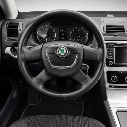 Skoda Octavia II (A5) Рестайлинг с пробегом 2010 года, цена 756 000 рублей, 184079 км, лифтбек, Автокод Объявления