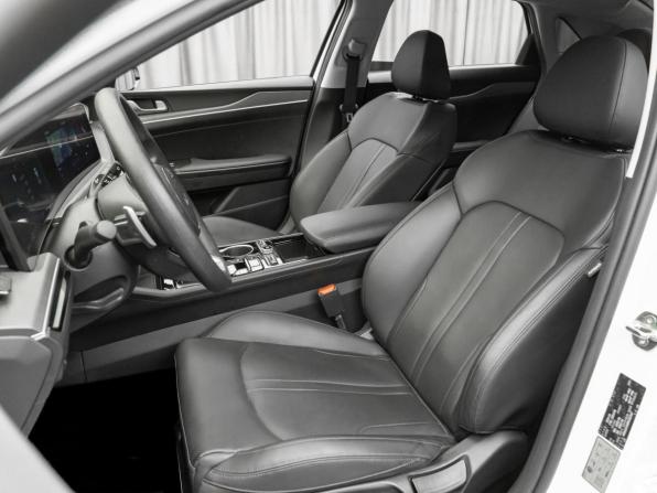 Kia K5 III Рестайлинг с пробегом 2024 года, цена 3 700 000 рублей, 24943 км, седан, Автокод Объявления