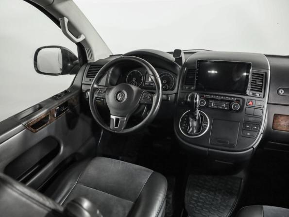 Volkswagen Multivan T5 Рестайлинг с пробегом 2011 года, цена 2 299 000 рублей, 252370 км, минивэн, Автокод Объявления