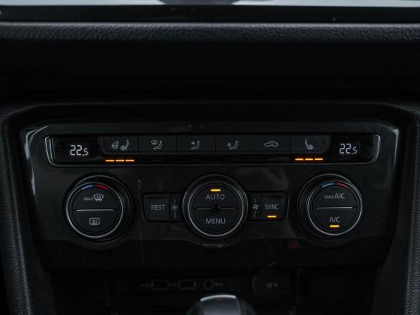 Volkswagen Tiguan II с пробегом 2020 года, цена 2 325 700 рублей, 140028 км, внедорожник, Автокод Объявления