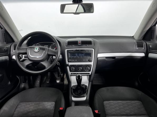Skoda Octavia II (A5) Рестайлинг с пробегом 2011 года, цена 570 000 рублей, 389116 км, лифтбек, Автокод Объявления