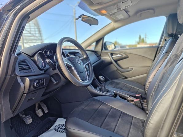 Opel Astra J Рестайлинг с пробегом 2013 года, цена 717 000 рублей, 141594 км, седан, Автокод Объявления