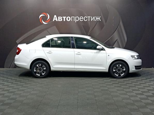 Skoda Rapid I с пробегом 2016 года, цена 850 000 рублей, 208523 км, лифтбек, Автокод Объявления