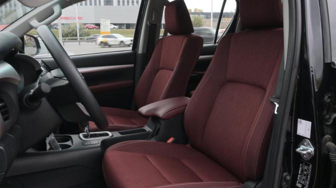 Toyota Hilux VIII Рестайлинг 2 с пробегом 2025 года, цена 7 500 000 рублей, 10 км, пикап, Автокод Объявления