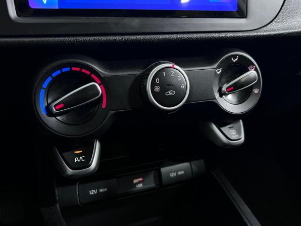 Kia Rio IV Рестайлинг с пробегом 2021 года, цена 1 630 000 рублей, 65930 км, седан, Автокод Объявления