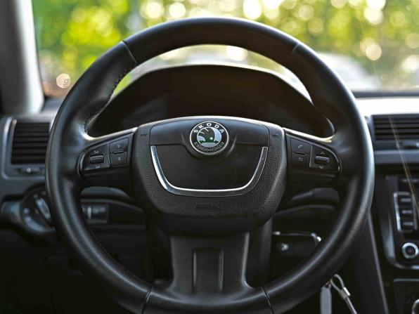 Skoda Octavia II (A5) Рестайлинг с пробегом 2012 года, цена 855 000 рублей, 226645 км, универсал, Автокод Объявления