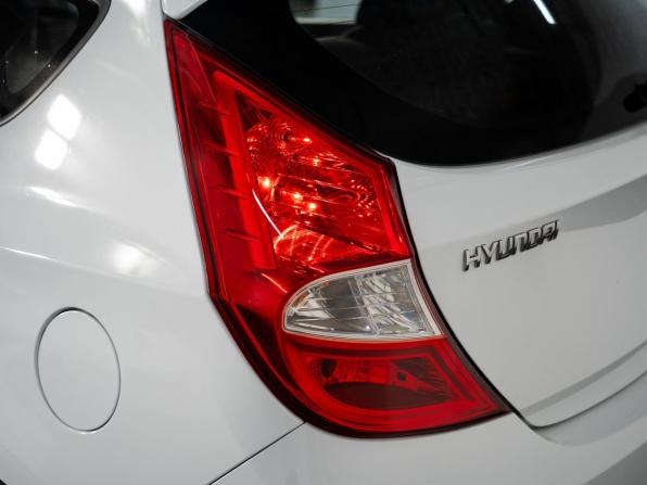 Hyundai Solaris I с пробегом 2014 года, цена 950 500 рублей, 98002 км, хэтчбек, Автокод Объявления
