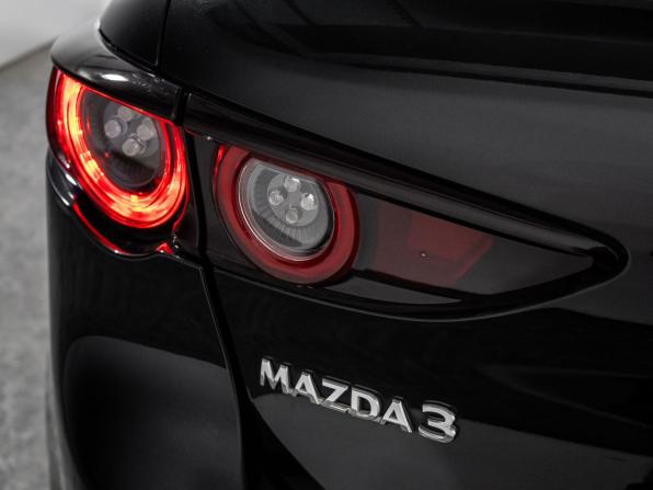 Mazda 3 IV (BP) с пробегом 2019 года, цена 1 675 500 рублей, 55851 км, хэтчбек, Автокод Объявления