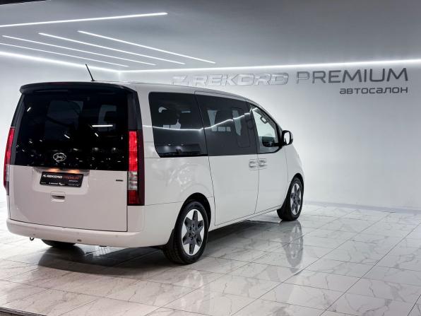 Hyundai Staria I с пробегом 2022 года, цена 5 400 000 рублей, 76867 км, минивэн, Автокод Объявления
