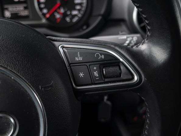 Audi A1 I (8X) Рестайлинг с пробегом 2015 года, цена 1 540 000 рублей, 66722 км, хэтчбек, Автокод Объявления