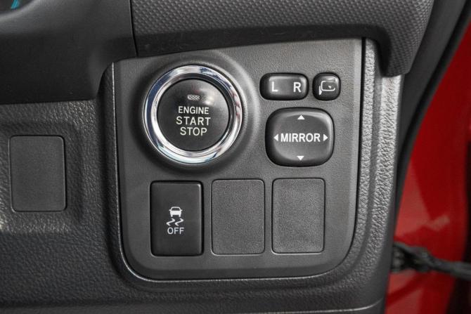 Toyota Wish II с пробегом 2010 года, цена 1 349 000 рублей, 143000 км, минивэн, Автокод Объявления