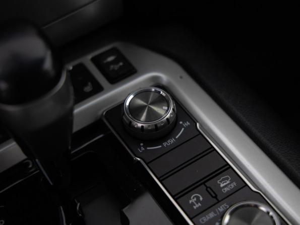 Toyota Land Cruiser 200 Series Рестайлинг 2 с пробегом 2016 года, цена 6 590 000 рублей, 98004 км, внедорожник, Автокод Объявления