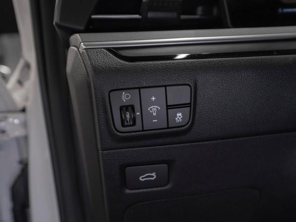 Kia K5 III Рестайлинг с пробегом 2026 года, цена 4 700 000 рублей, 11 км, седан, Автокод Объявления