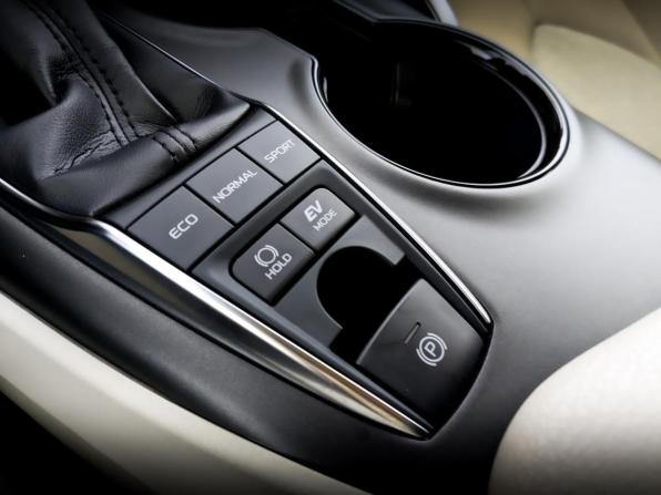 Toyota Camry VIII (XV70) Рестайлинг с пробегом 2022 года, цена 3 125 000 рублей, 68525 км, седан, Автокод Объявления