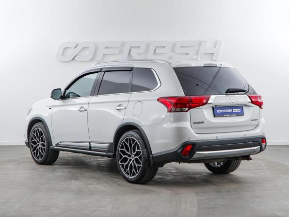 Mitsubishi Outlander III Рестайлинг 2 с пробегом 2017 года, цена 2 299 050 рублей, 243640 км, внедорожник, Автокод Объявления
