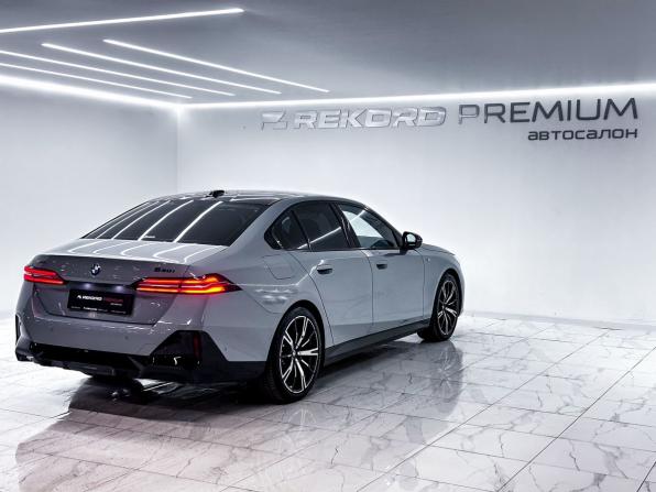BMW 5 серии VIII (G60/G61/G68) с пробегом 2025 года, цена 7 900 000 рублей, 4097 км, седан, Автокод Объявления