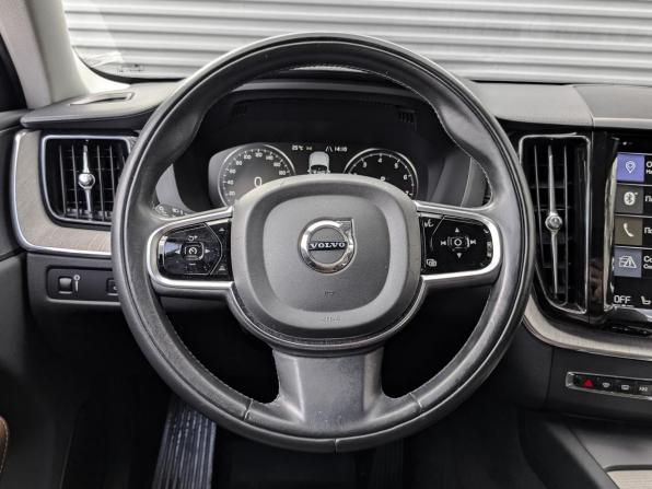Volvo XC60 II с пробегом 2019 года, цена 3 990 000 рублей, 65466 км, внедорожник, Автокод Объявления