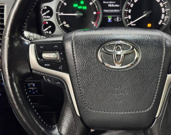 Toyota Land Cruiser 200 Series Рестайлинг 2 с пробегом 2018 года, цена 8 099 000 рублей, 215460 км, внедорожник, Автокод Объявления
