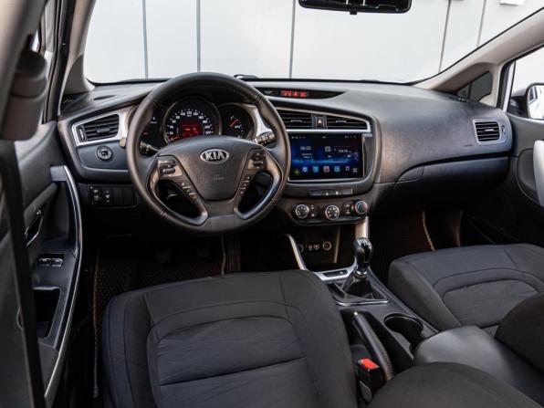 Kia Ceed II Рестайлинг с пробегом 2018 года, цена 1 188 000 рублей, 198637 км, универсал, Автокод Объявления