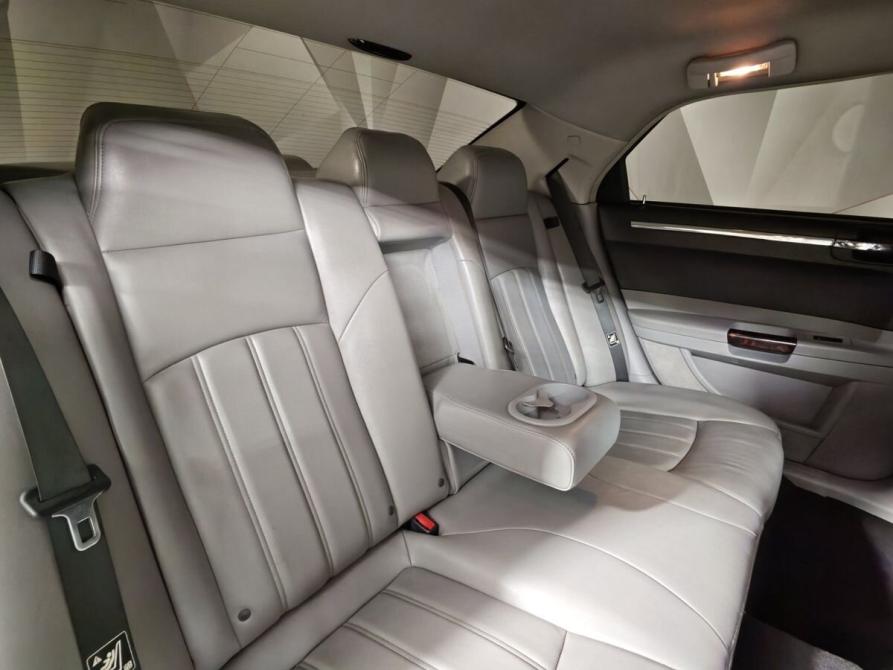 Chrysler 300C I Москва  - изображение 17