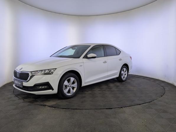Skoda Octavia IV (A8) с пробегом 2021 года, цена 2 500 000 рублей, 48065 км, лифтбек, Автокод Объявления