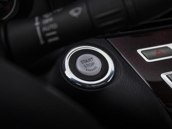 Infiniti Q70 I Рестайлинг с пробегом 2015 года, цена 1 799 000 рублей, 251634 км, седан, Автокод Объявления