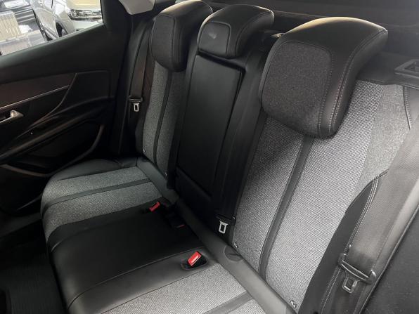Peugeot 3008 II с пробегом 2017 года, цена 1 515 000 рублей, 182734 км, внедорожник, Автокод Объявления