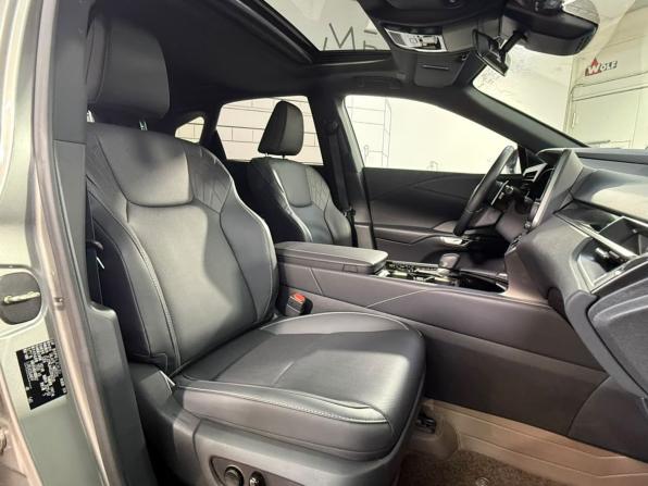 Lexus RX V с пробегом 2025 года, цена 7 850 000 рублей, 8911 км, внедорожник, Автокод Объявления