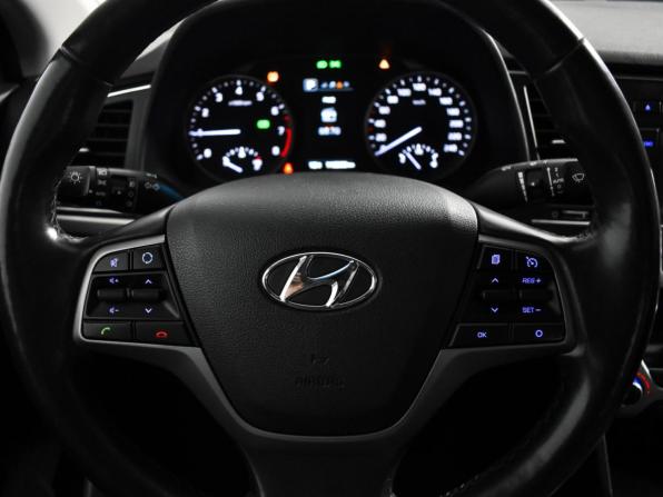 Hyundai Elantra VI (AD) с пробегом 2018 года, цена 1 590 000 рублей, 116000 км, седан, Автокод Объявления
