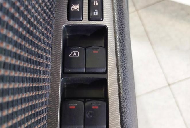 Nissan Tiida I Рестайлинг с пробегом 2012 года, цена 920 000 рублей, 109502 км, хэтчбек, Автокод Объявления