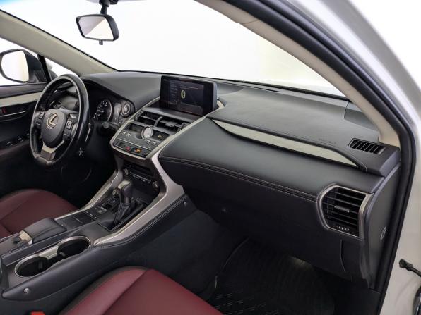 Lexus NX I Рестайлинг с пробегом 2018 года, цена 2 995 000 рублей, 129618 км, внедорожник, Автокод Объявления