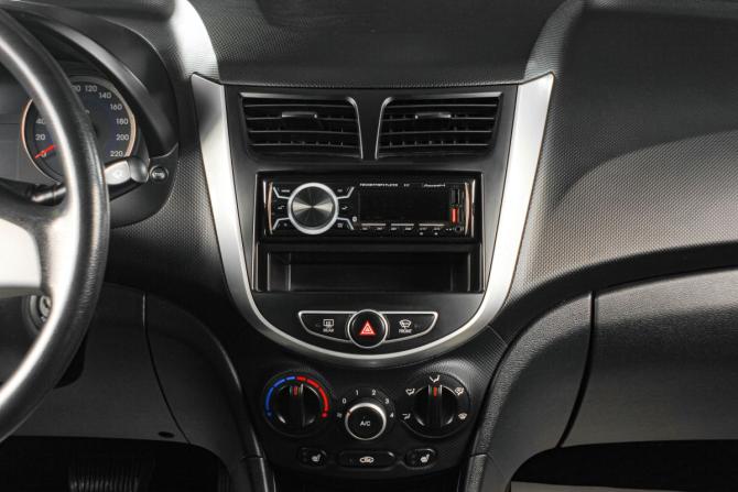 Hyundai Solaris I с пробегом 2013 года, цена 899 000 рублей, 175600 км, седан, Автокод Объявления