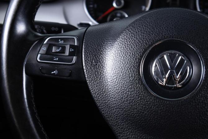 Volkswagen Passat B7 с пробегом 2011 года, цена 899 000 рублей, 180000 км, седан, Автокод Объявления
