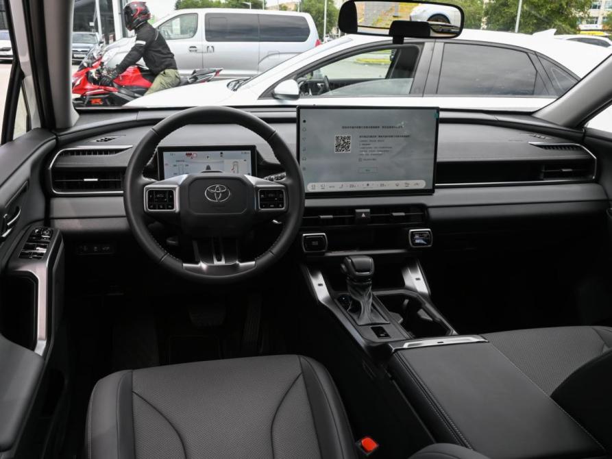 Toyota RAV4 VI (XA60) Волгоград  - изображение 8